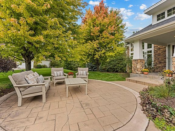 3rd image of 21761 Pine Tree Cir