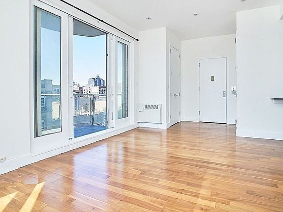 5th image of 275 S 1st St APT 4L