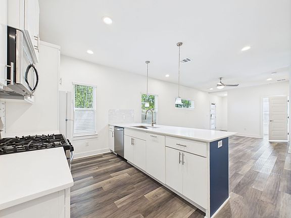 5th image of 914 Vasquez St Unit B