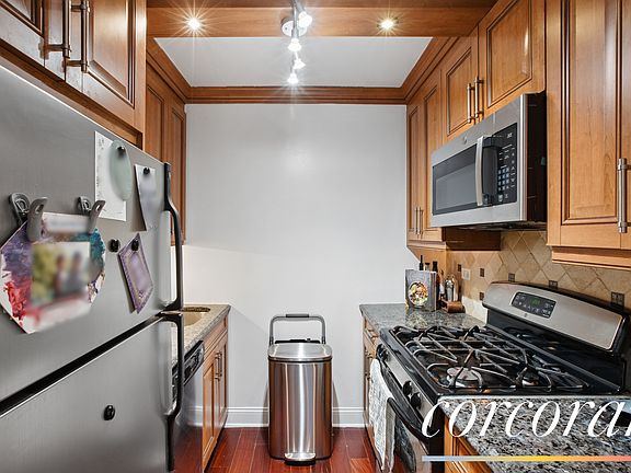 4th image of 415 E 37th St APT 29J