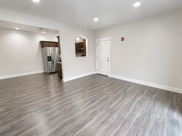 91 W Springview Dr — Photo 2