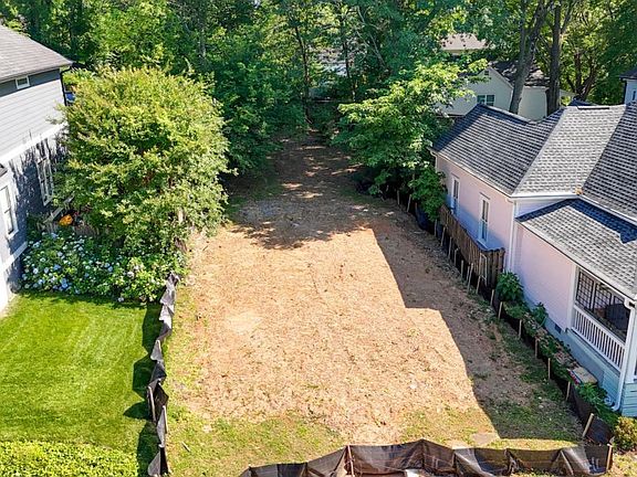 4th image of 255 Georgia Ave SE