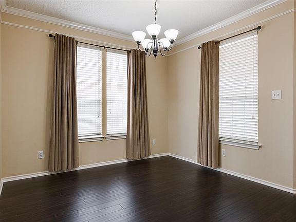 4th image of 2115 Ballycastle Dr