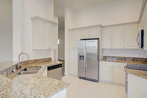 Aberdeen - Open concept designer kitchen with whirlpool appliances
