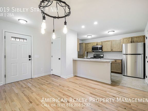 4th image of 1019 Sibley St NW