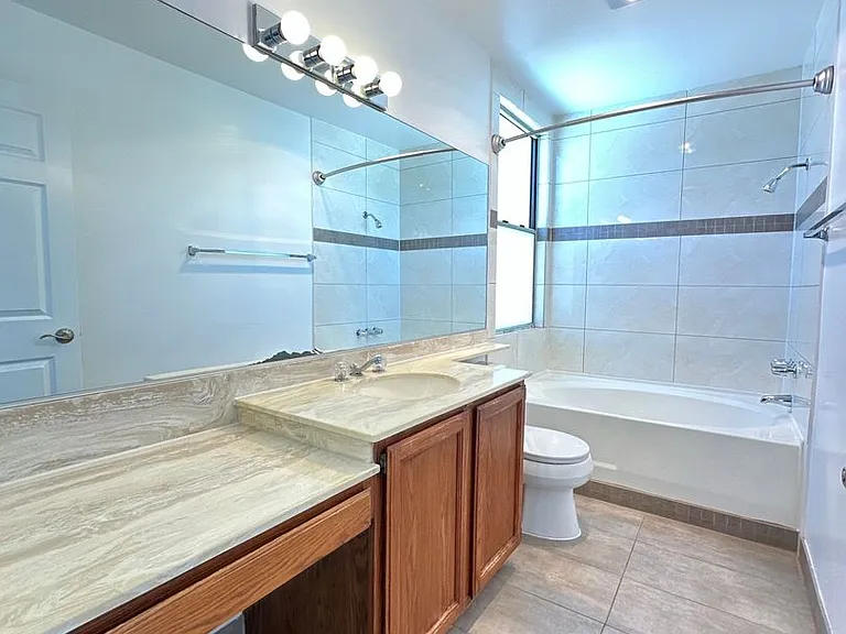 5455 Sylmar Ave #402 — Photo 15