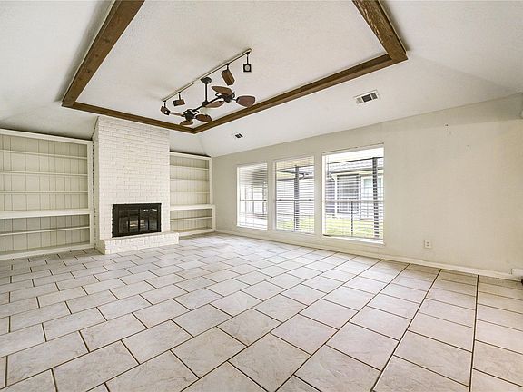 4th image of 8107 Durklyn Ln