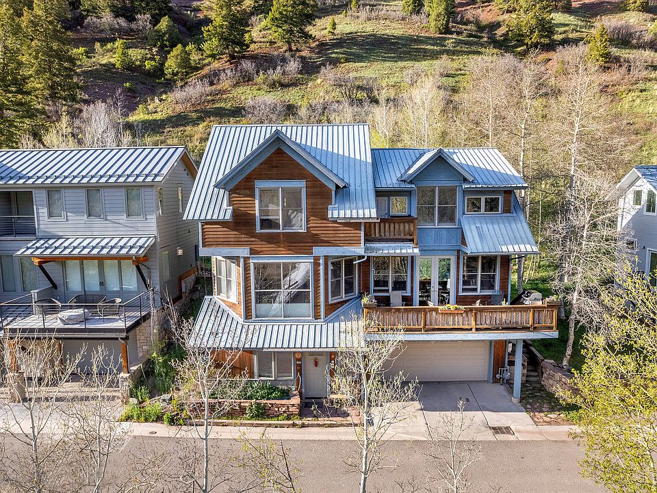 1st image of 555 Curtis Dr