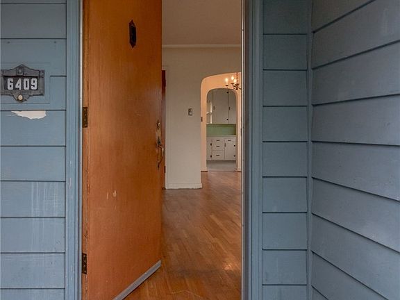 3rd image of 6409 Tacoma Ave S