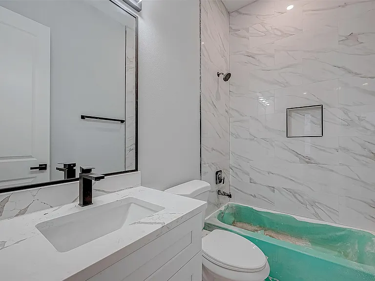 6840 Del Rio St — Photo 30