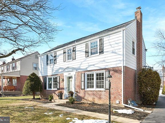 2nd image of 224 Farnham Rd