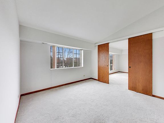 4th image of 540 Biesterfield Rd APT 301