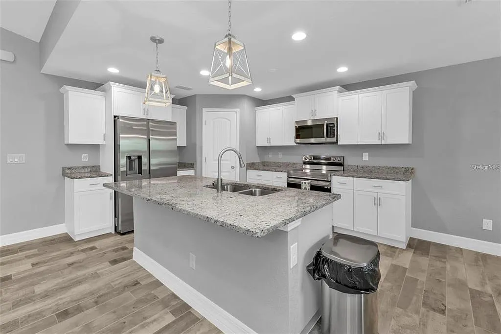 3 bed, 2.0 bath, 1798 sqft, $2,600 — Photo 4