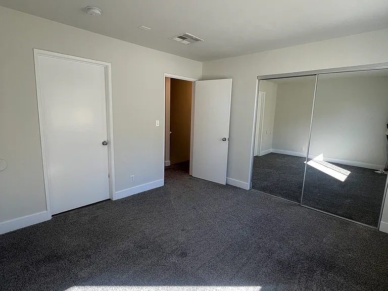 11738 Mayfield Ave #104 — Photo 25