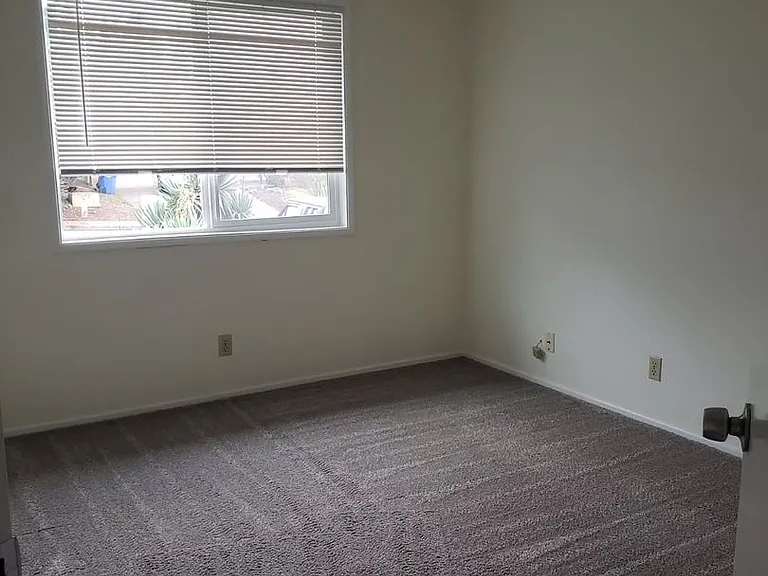 5522 Beechwood Ct S — Photo 20