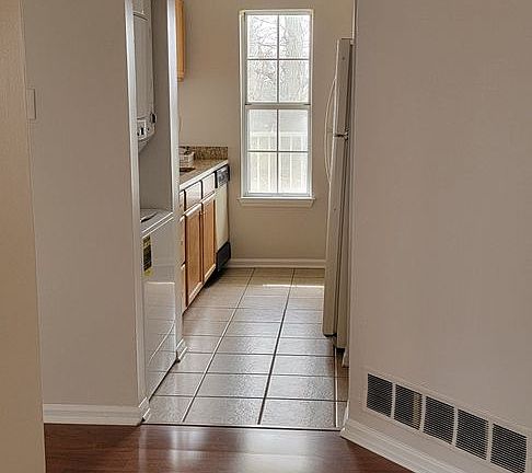 2nd image of 1024 Willings Way