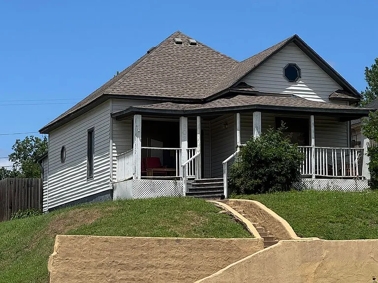 602 E Randolph Ave — Photo 1