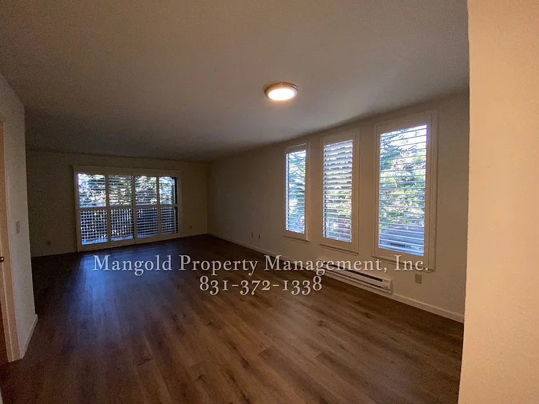 Huckleberry Hill Apartments — Photo 14