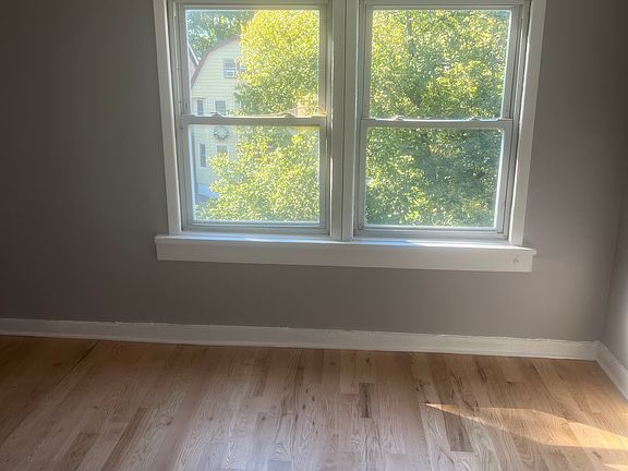 3rd image of 304 Glenwood Ave Floor 3