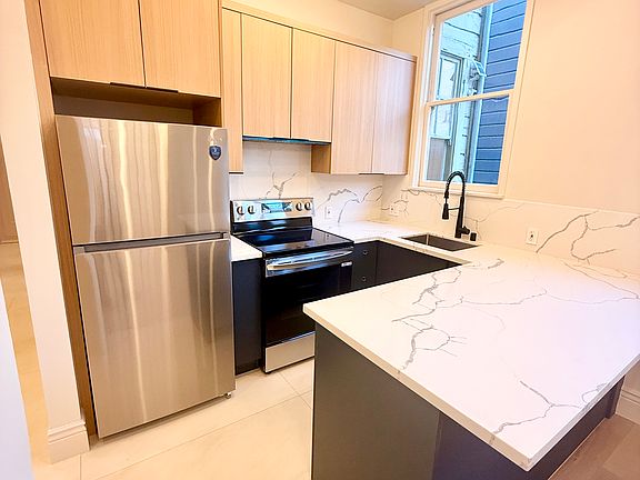 3rd image of 2221 Pacific Ave #20