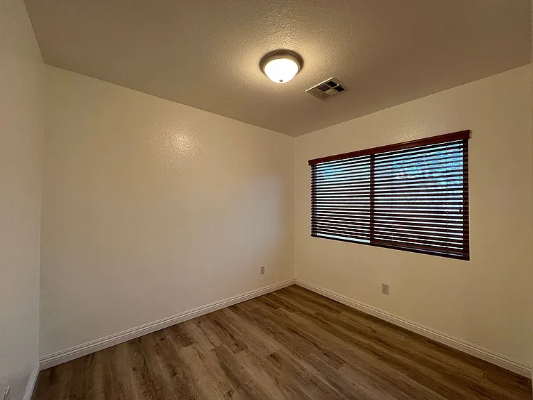 5561 Anticipation Ct — Photo 19