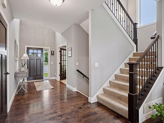 5th image of 10115 93rd St NE