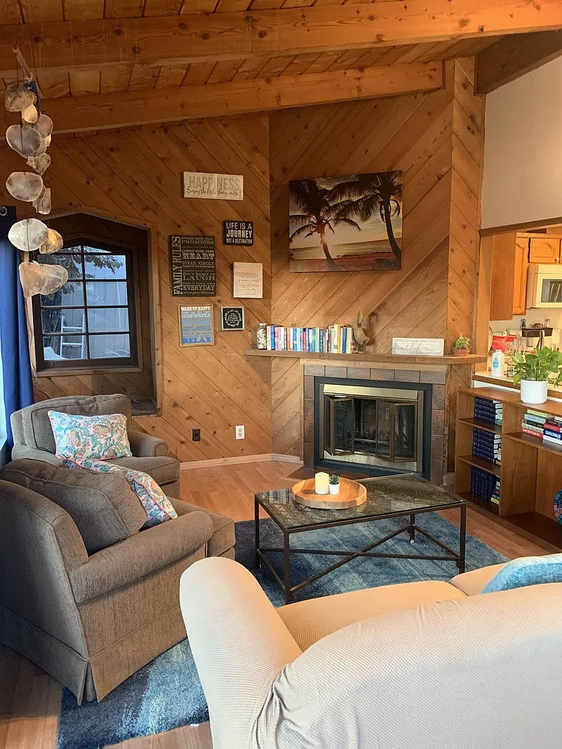 Charming Spacious Ocean View Home — Photo 4