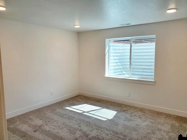 809 S 380 E #1 — Photo 15