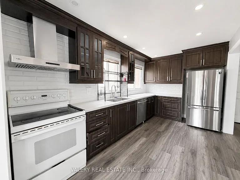 12 Letty Ave — Photo 3