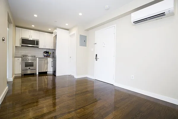 Rented by REAL New York | media 26