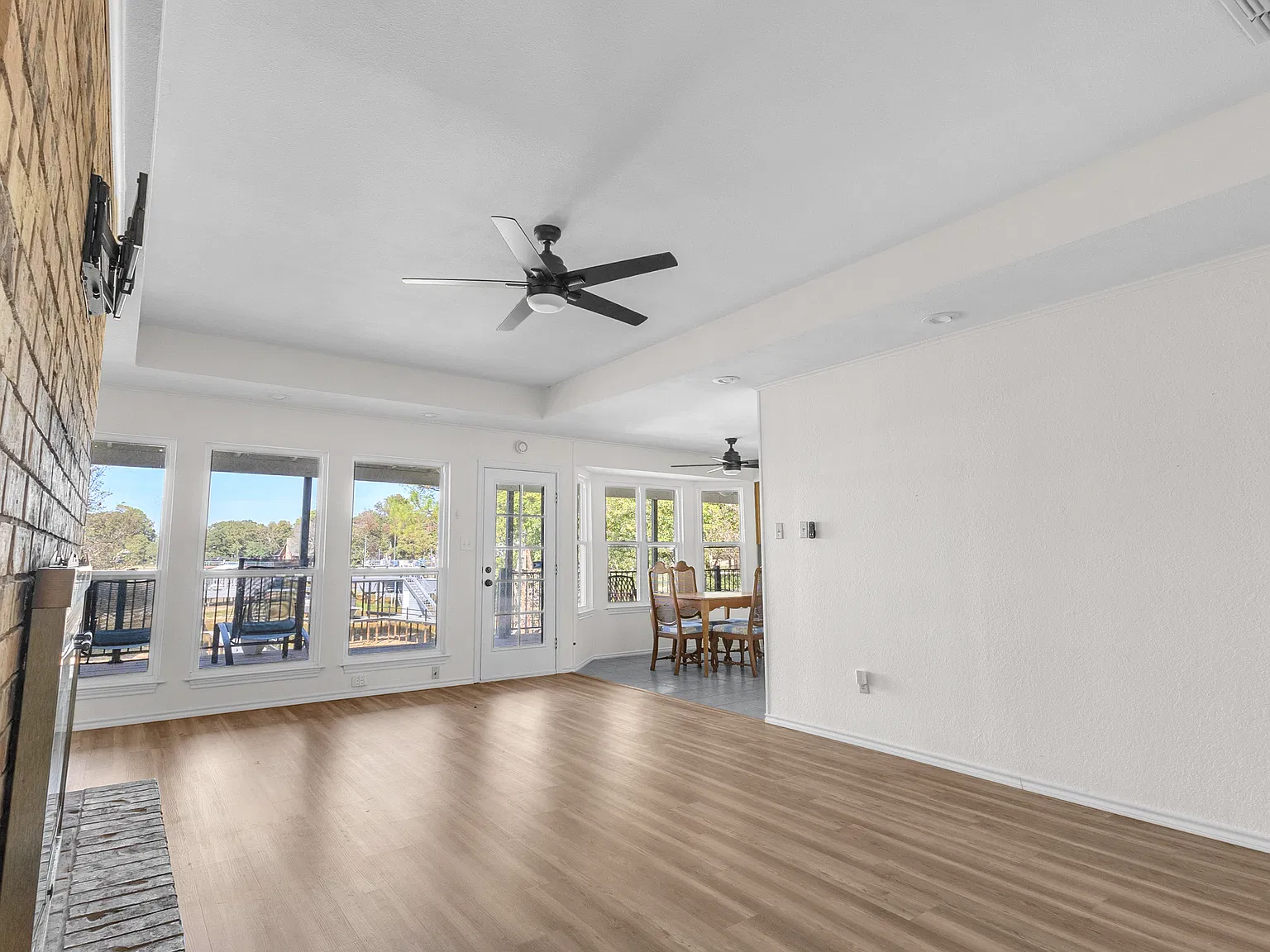 3 bed, 1934 sqft, $3,000 — Photo 4
