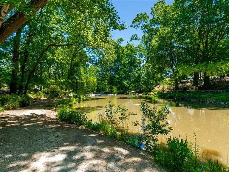 517 Hascall Rd NW — Photo 18