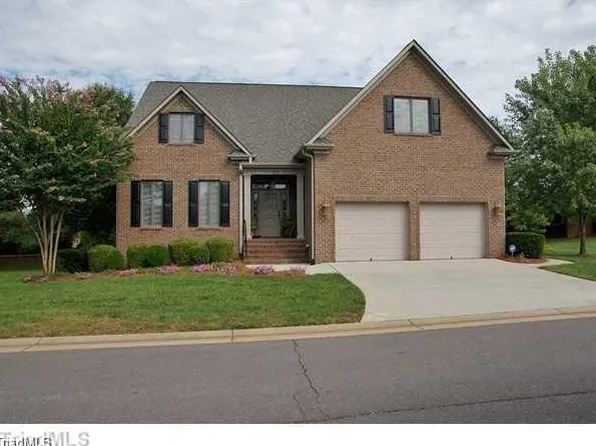 157 Cedar Ln, Advance, NC 27006
