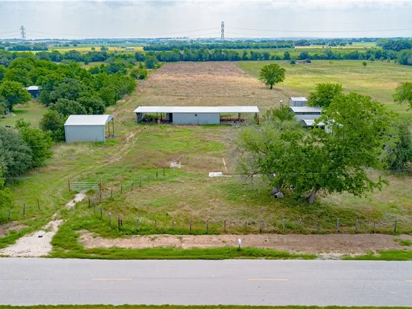 8439 Huber Rd, Seguin, TX 78155