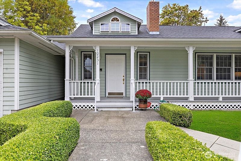 3rd image of 10231 41st Avenue SW