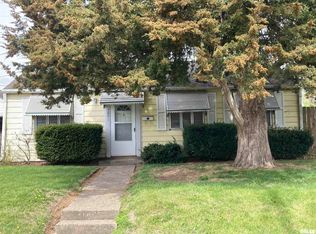 3801 10th Avenue Ct, Moline, IL 61265