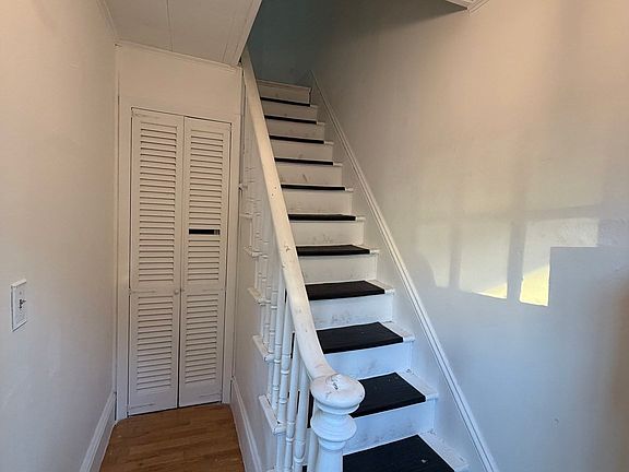 5th image of 26 Glenwood St