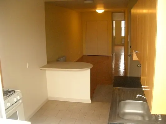 Rented by New York Realty Minimax Inc | media 33