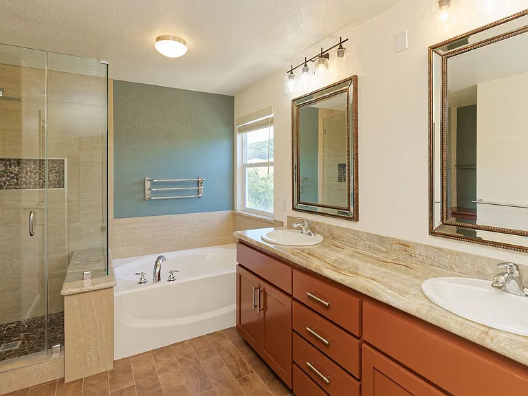 1012 Trailside Dr — Photo 25