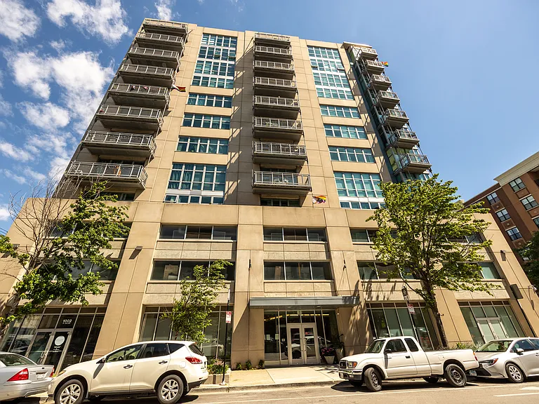 1000 W Leland Ave #6C — Photo 1