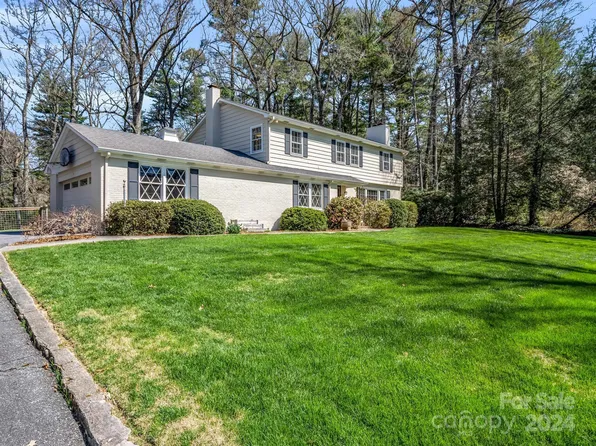 1341 Chanteloup Dr, Hendersonville, NC 28739