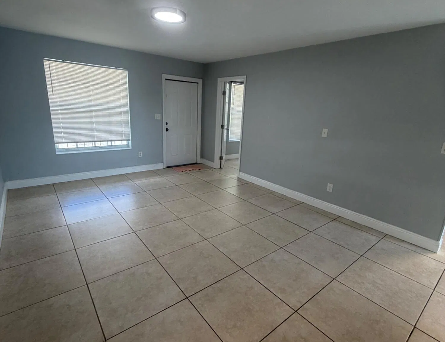 3 bed, 2.0 bath, 1019 sqft, $2,650 — Photo 3