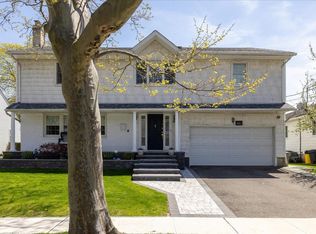 991 S End, Woodmere, NY 11598