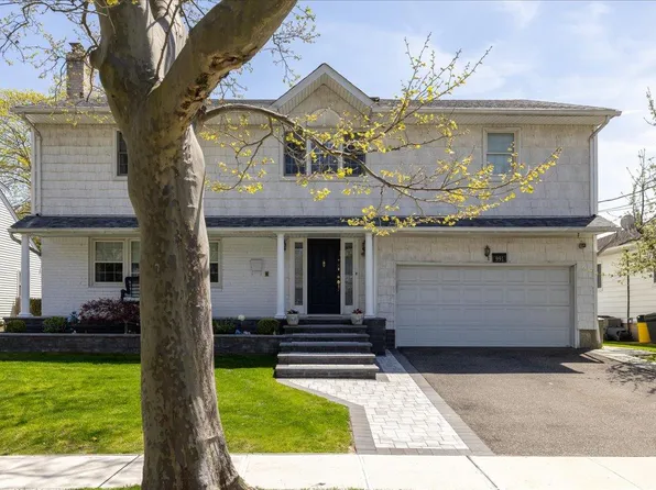 991 South End Avenue, Woodmere, NY 11598