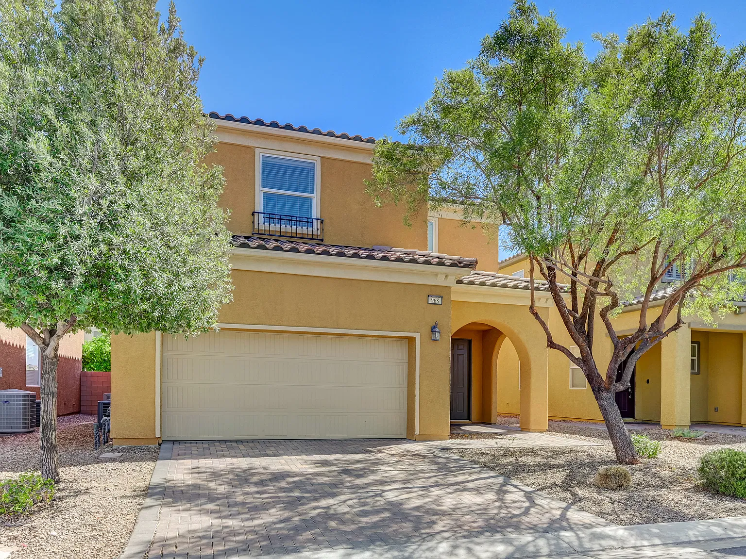 4 bed, 2.5 bath, 2431 sqft, $2,195 — Photo 3