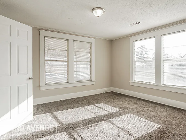 2908 Avenue I — Photo 17