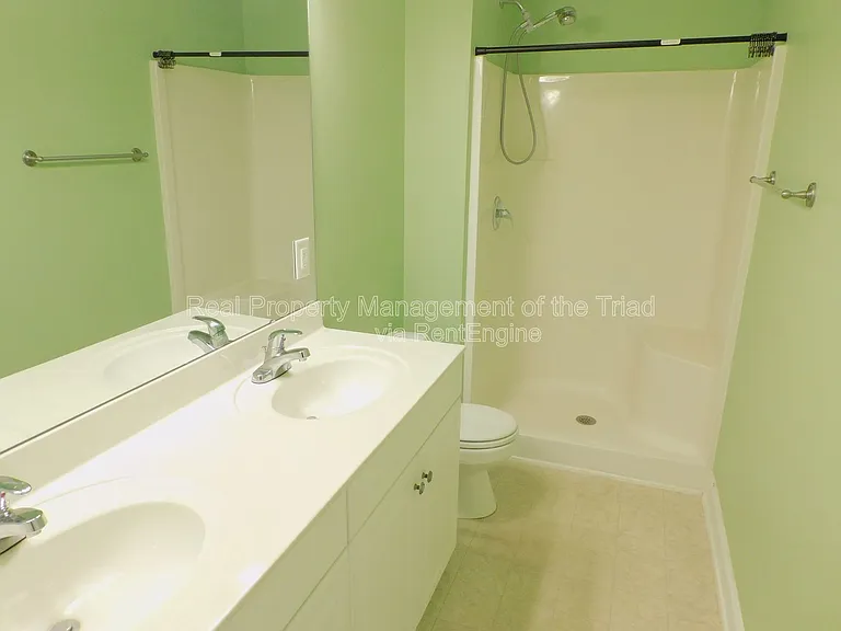 4 Rhododendron Dr — Photo 18