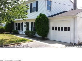 28 Collins Ave, Port Monmouth, NJ