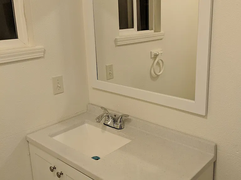 495 1/2 E 15th St #2 — Photo 3