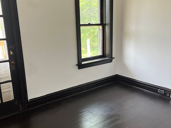3rd image of 5215 Louisiana Ave #1S